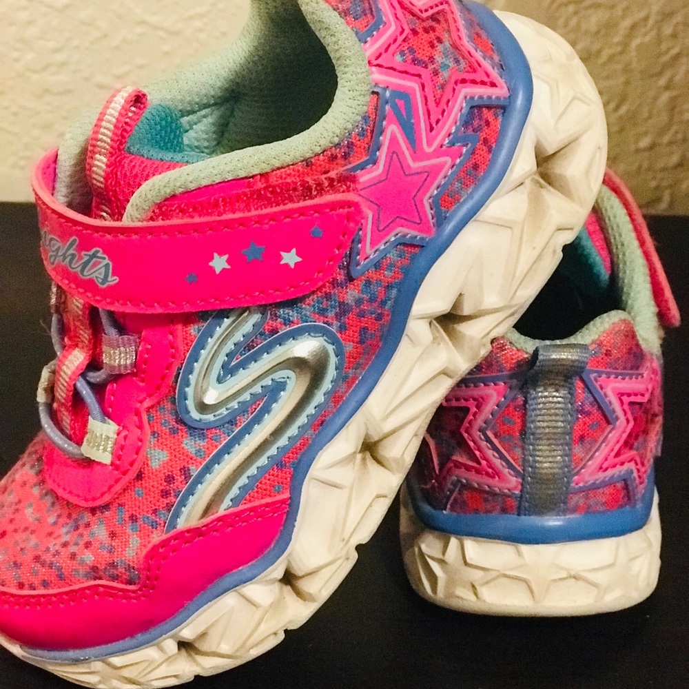 Sketchers light up